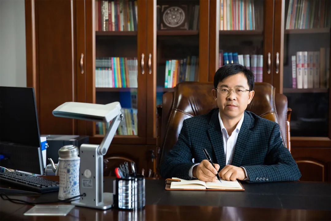 东方中学校长李振义:做学习型校长,蓄势赋能再出发