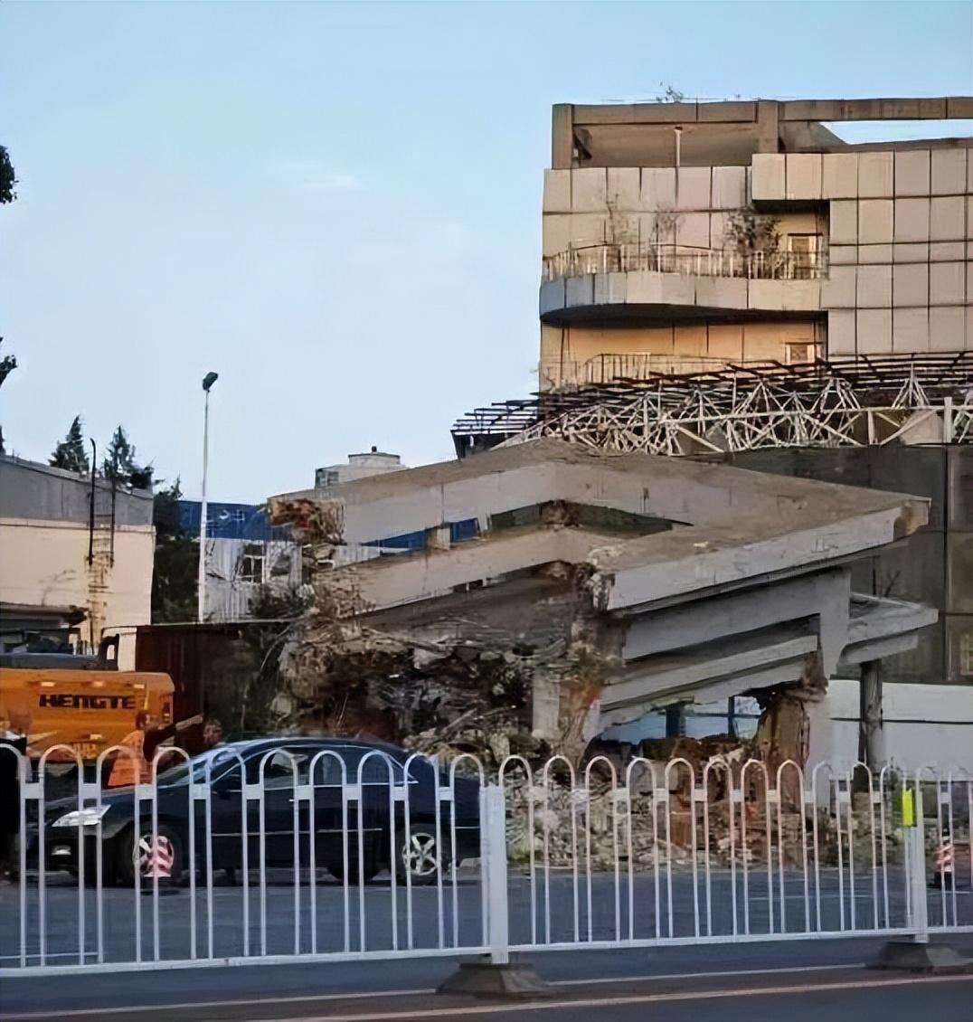 沈阳地铁6号线苏家屯进场拆迁 4号线站牌亮相 10号线南段环评公示