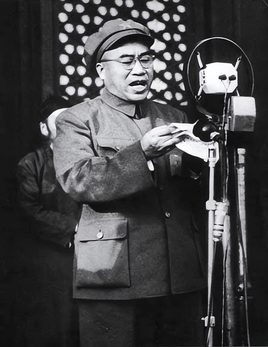 1951年我军副师长被马匪杀害朱老总震怒派战车团消灭他们