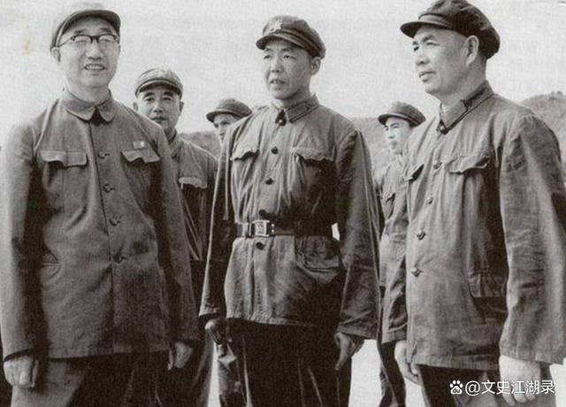 丁盛将军被命令退役后,晚年生活如何?丁盛自称:我晚年有三靠