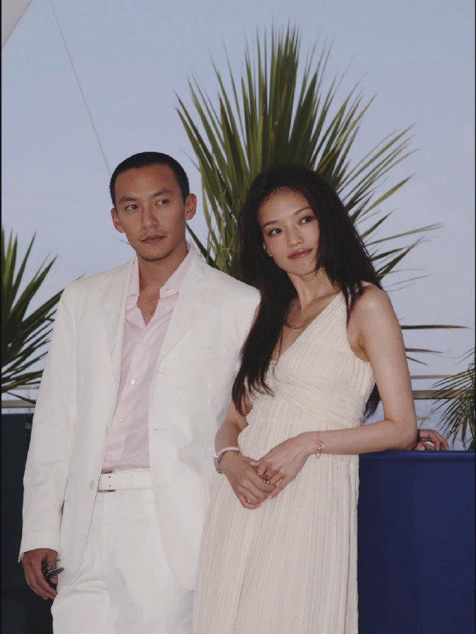 利益還是算計蕭敬騰求婚經紀人張震放棄舒淇和助理結婚生子