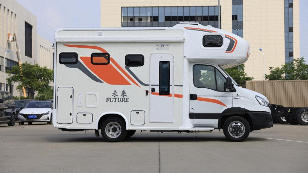 依维柯双拓展房车限时39.98万,旌航2023款未来系列惊艳亮相!