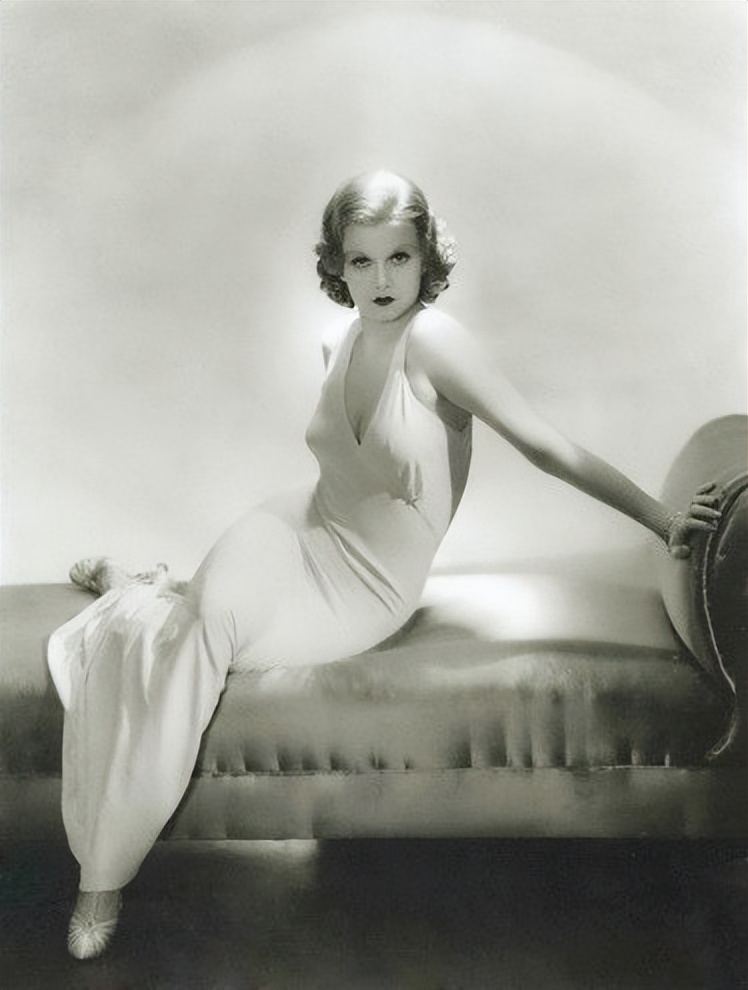 珍哈露:不穿内衣的金发女神,梦露的偶像,每周染发一次26岁去世