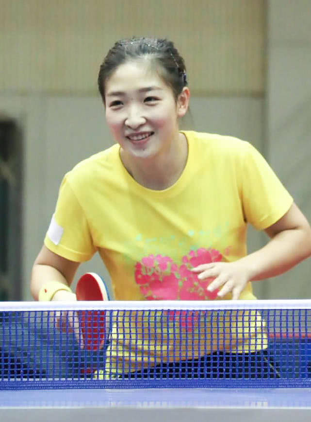 刘诗雯对阵15岁小将,透露一直在训练,国乒三老将不言退