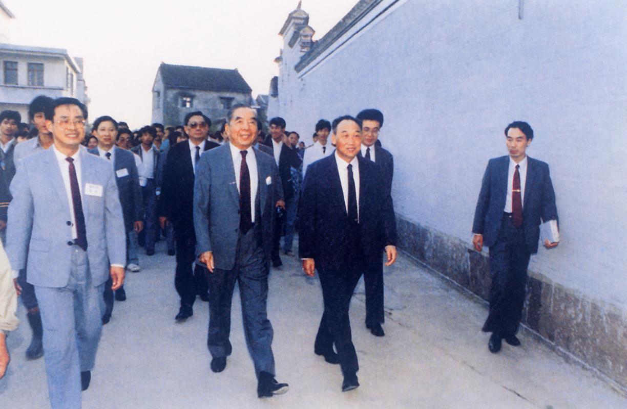 世界船王包玉刚:房产15645处,却没有儿子,5000亿遗产留给女婿