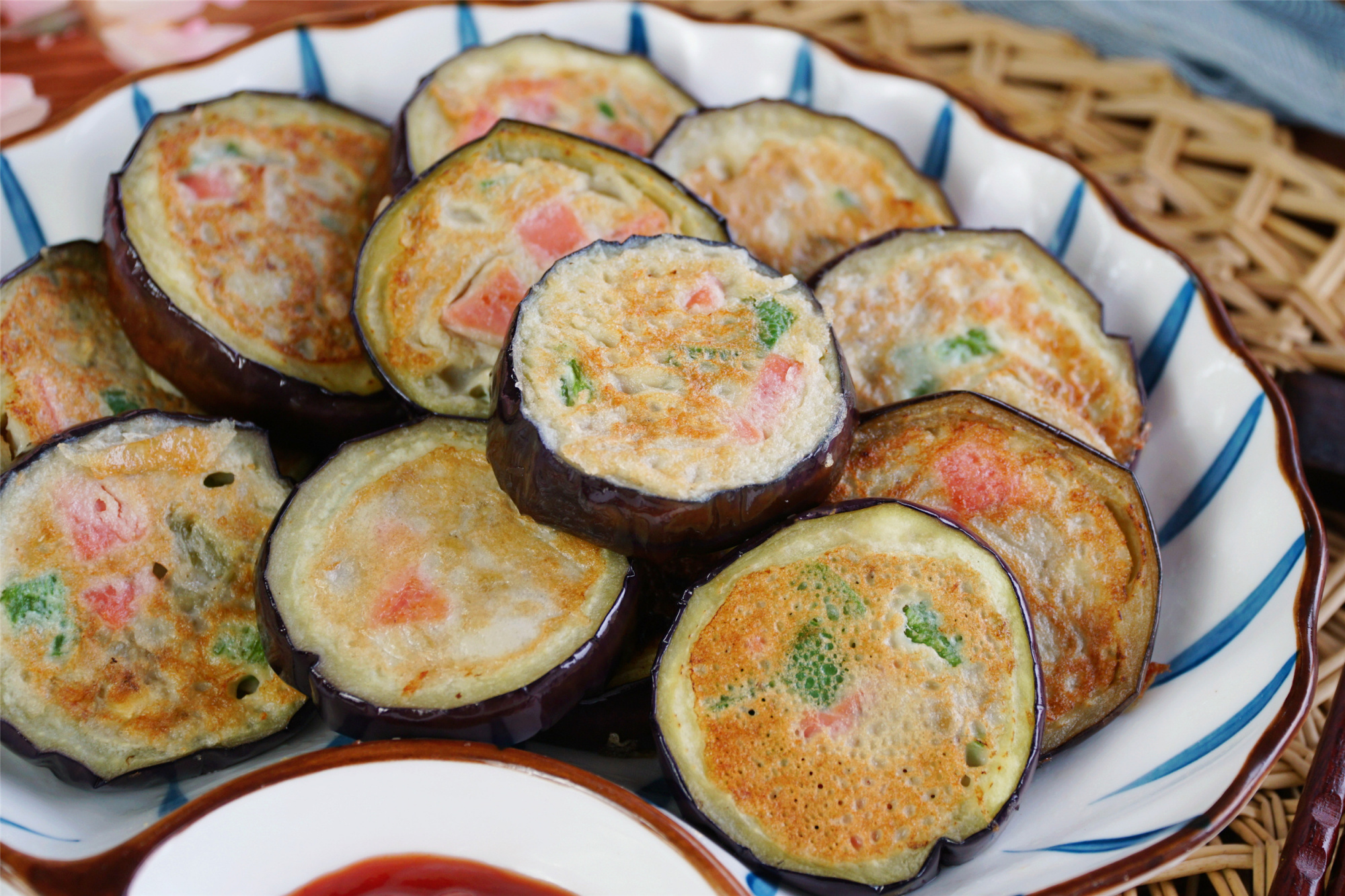 夏天,我家爱吃的"茄子饼",简单省事,早餐能吃五六块,真香呀