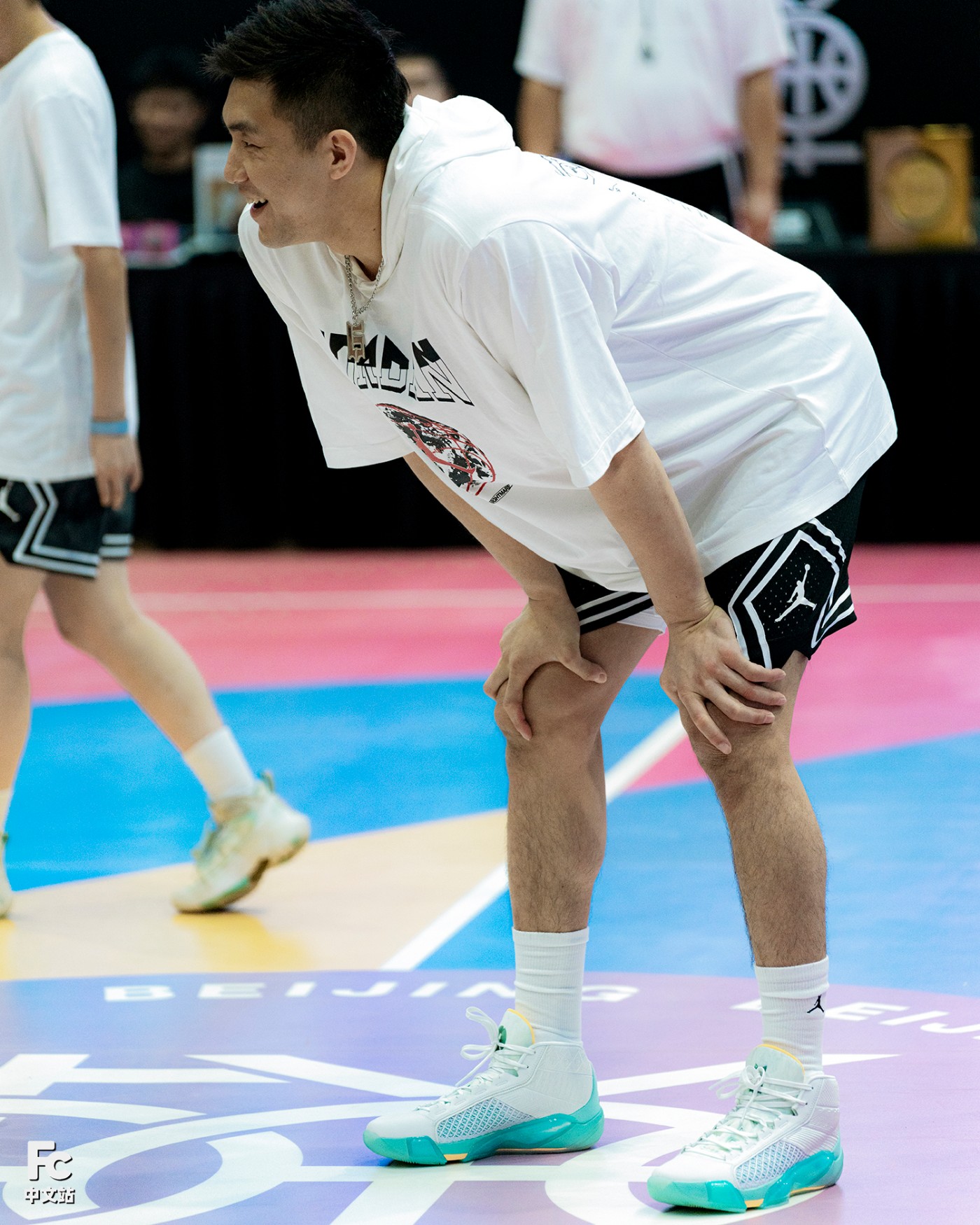 郭艾伦突袭下站东单专属aj38pe释出