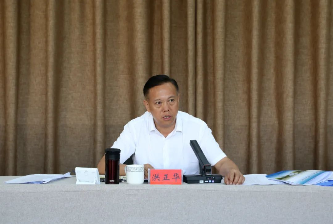 洪正华率州委调研组到屏边县调研时强调:将生态优势转化为发展动能