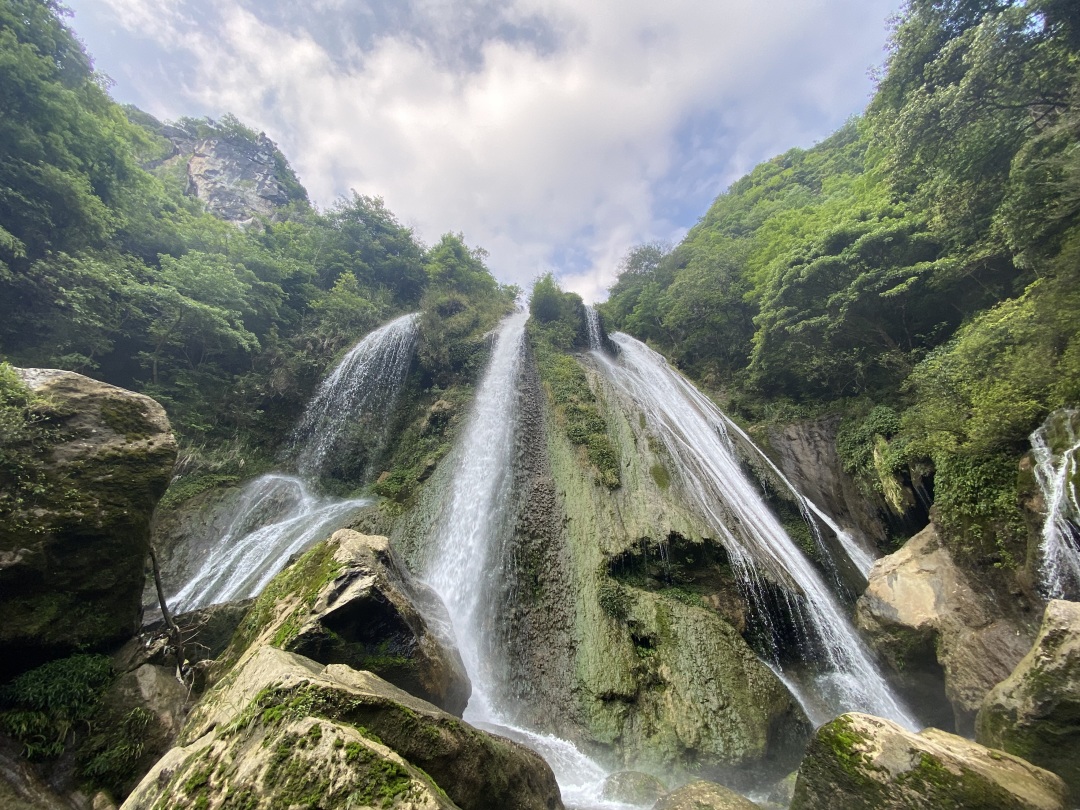 白水如棉,不用弓弹花自散,去看挞水岩瀑布
