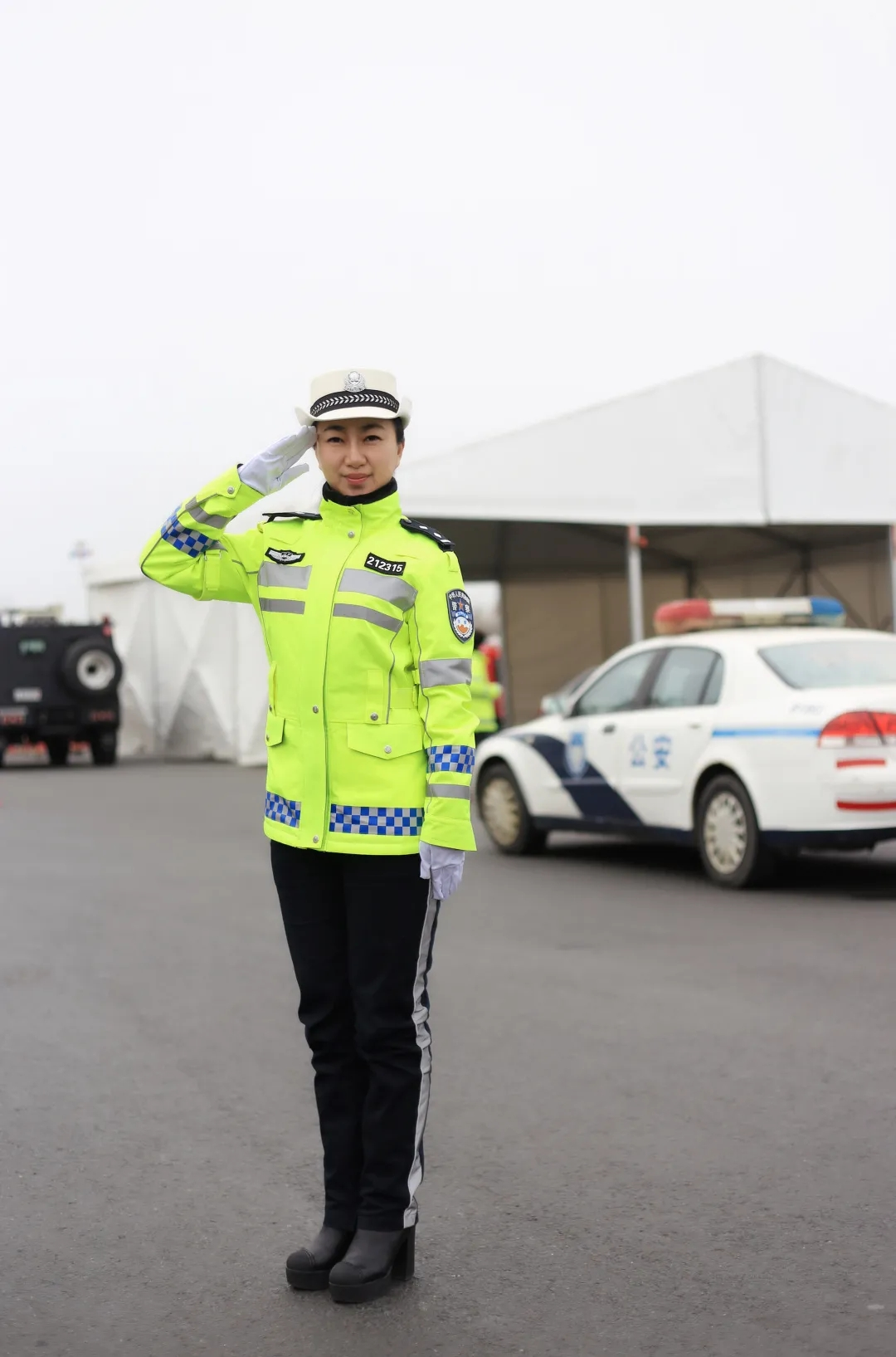 大连女交警郑琳图片