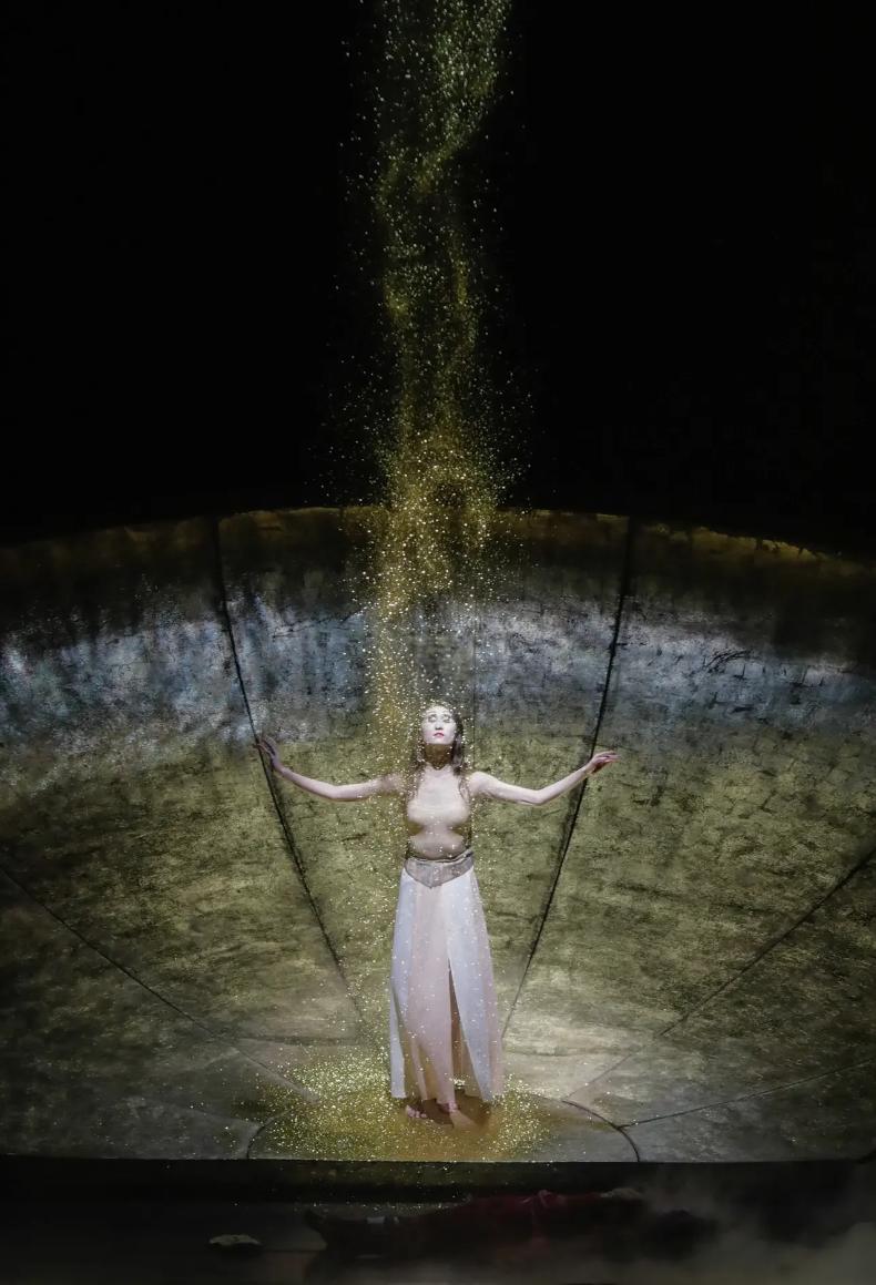 杨丽萍舞剧《春之祭》除了话题和流量,更重要的是她对艺术的坚持