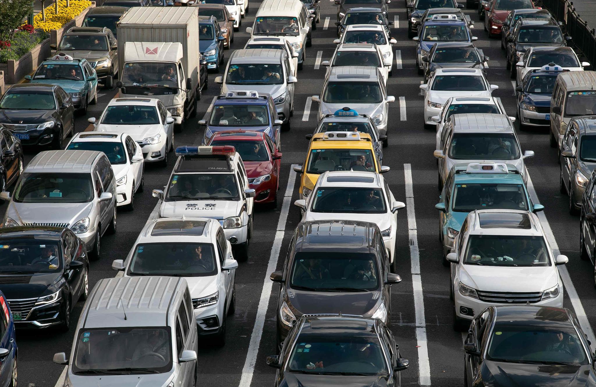 对于开车,不同的人有不同的见解,对新手来说,开车时往往比较谨慎,即便