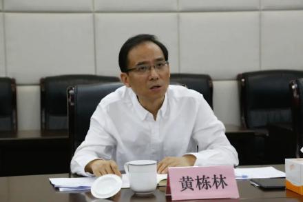 秦淮区委组织部黄栋林部长一行到秦淮法院走访调研