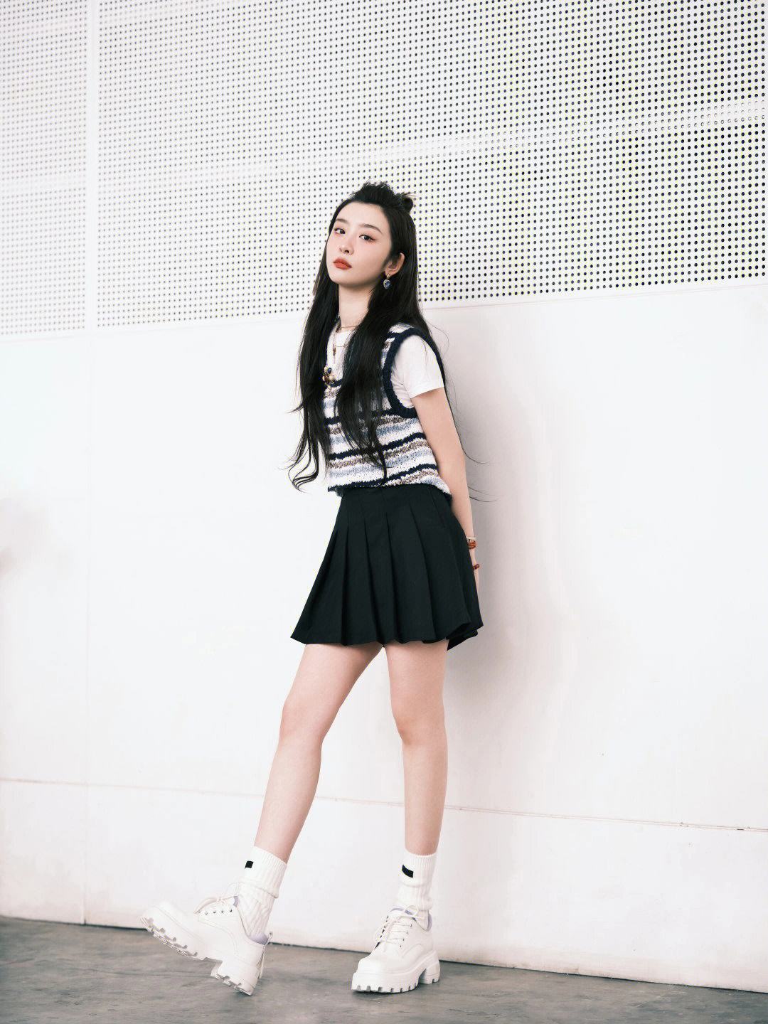 演员赵小棠光脚赶飞机