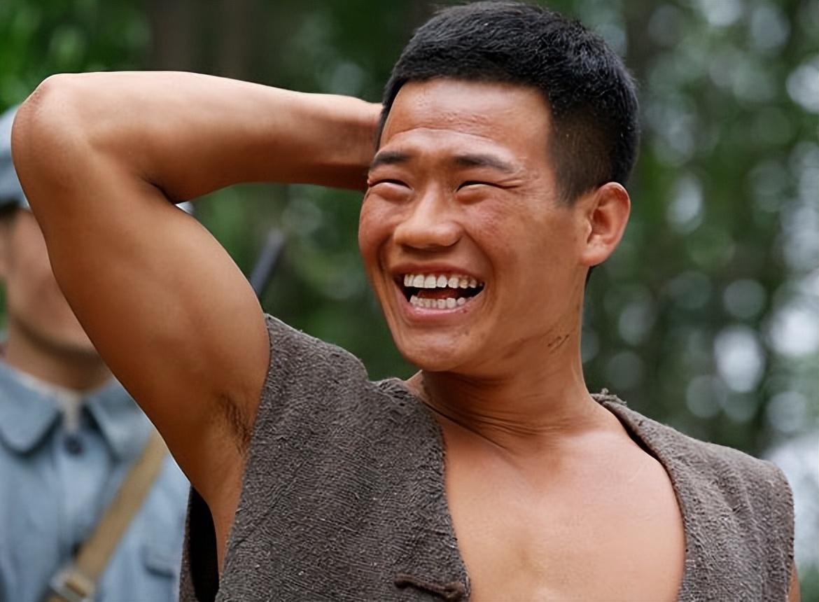 正师级干部潘长江,紧急回应全家移民美国,网友:军人就该这样!