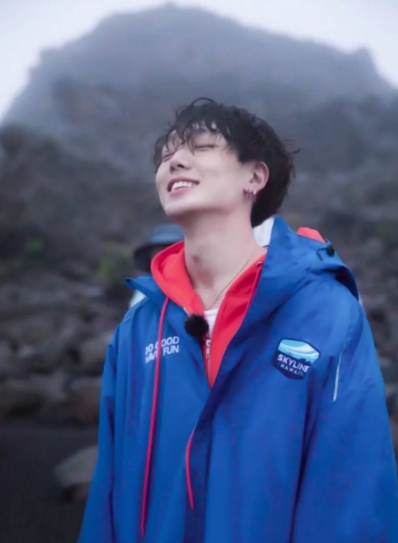 yg开年solo不是朴彩英!看完bobby回归:原来皇族待遇都一样