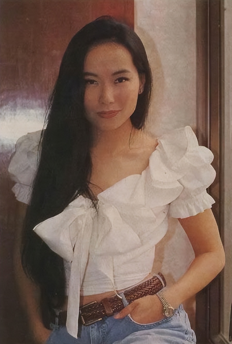 69岁赵雅芝对比60岁叶童,自然老去和医美老去的差距一目了然