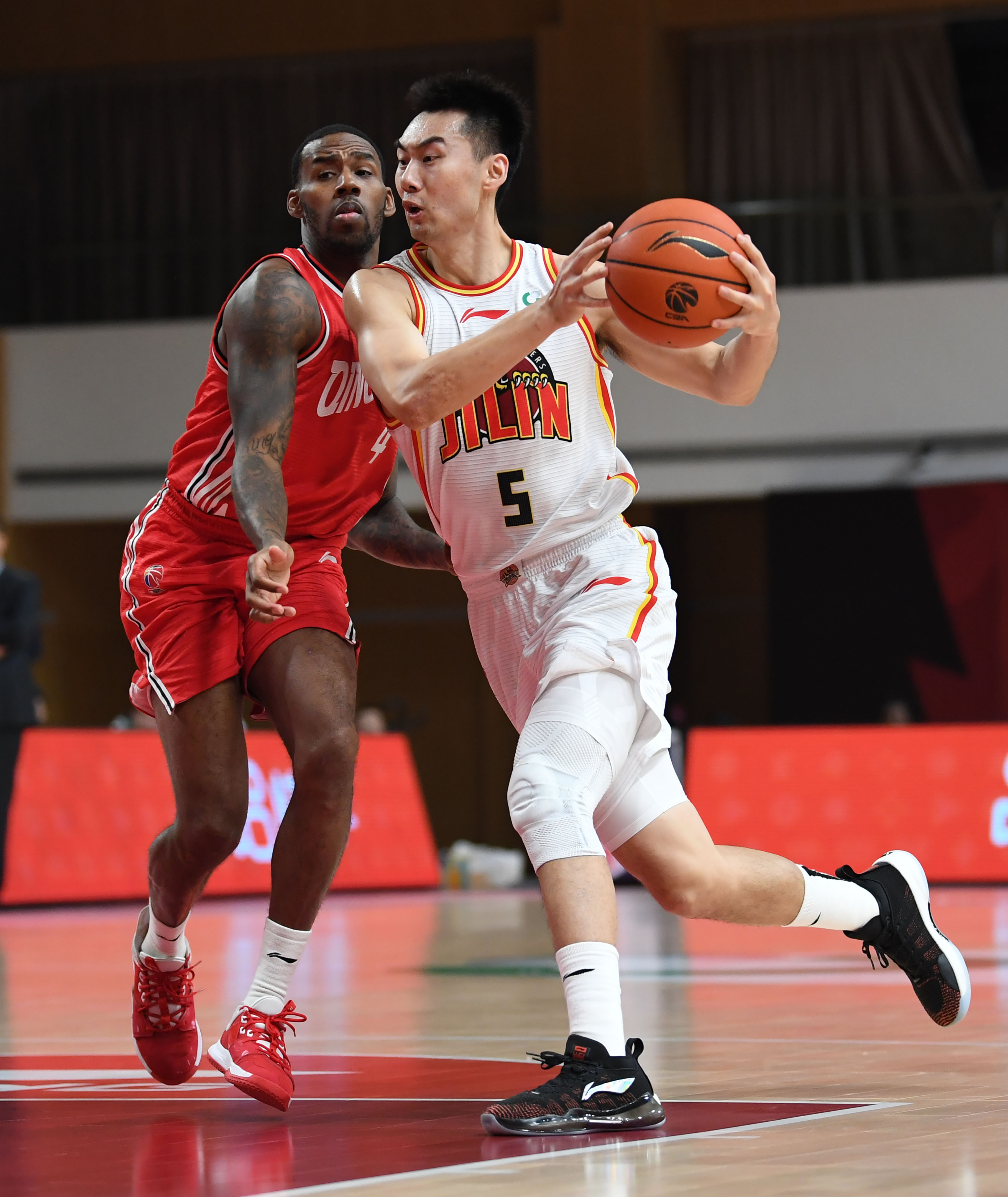 篮球——cba第一阶段九台农商银行对阵青岛国信海天