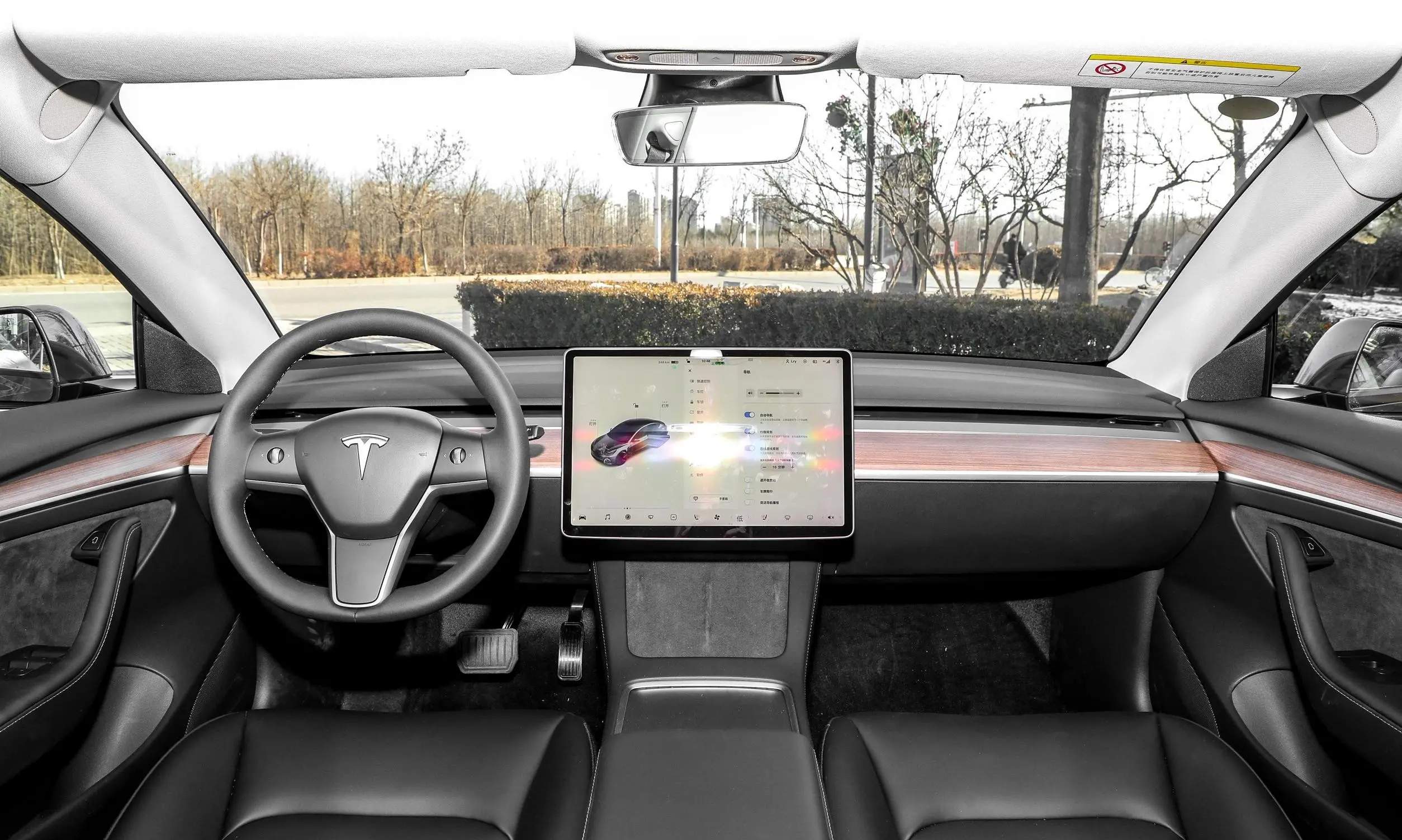 特斯拉model 3内饰大翻新,全新方向盘首度曝光!