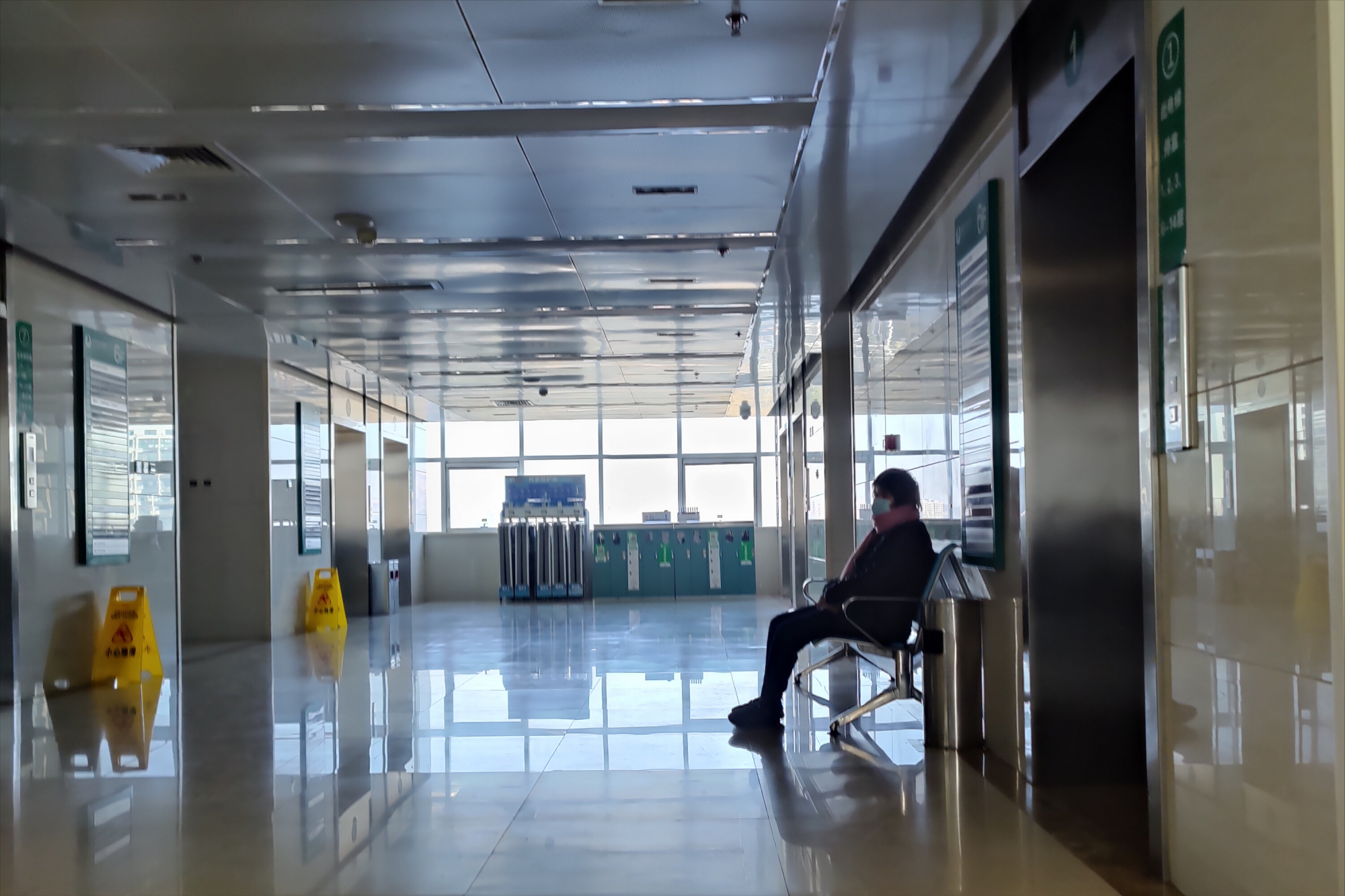 icu病房外的3个见闻,揭开了生死背后的生活真相