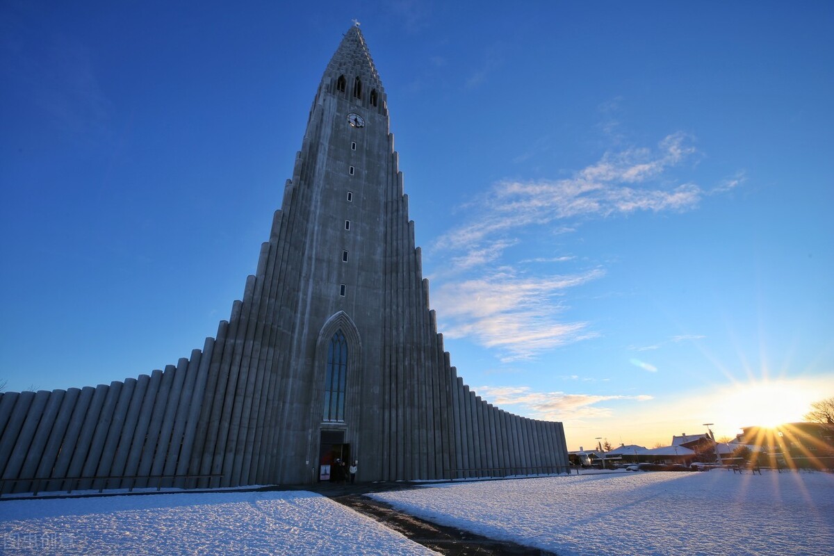 冰岛首都雷克雅未克,体验地球最北的温泉,享受冰火两重天