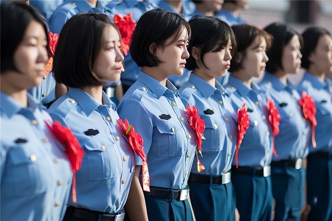 军人的妻子叫军嫂,那么女军人的丈夫叫什么呢?你一定想不到