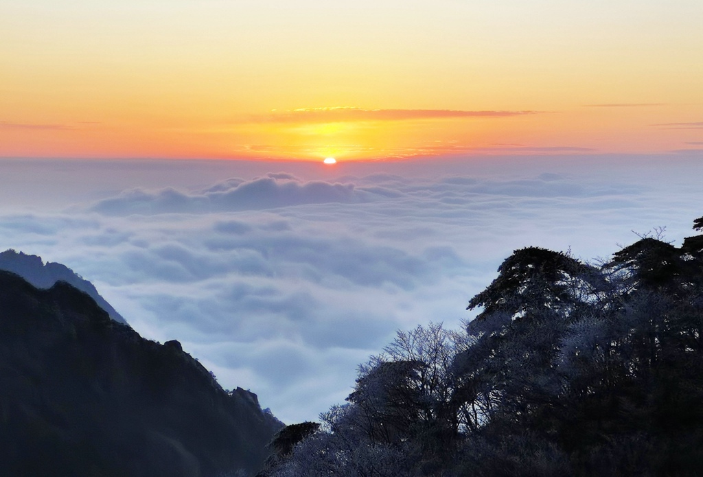 黄山雾凇,雪松,云海,日出日落雪景专线摄影