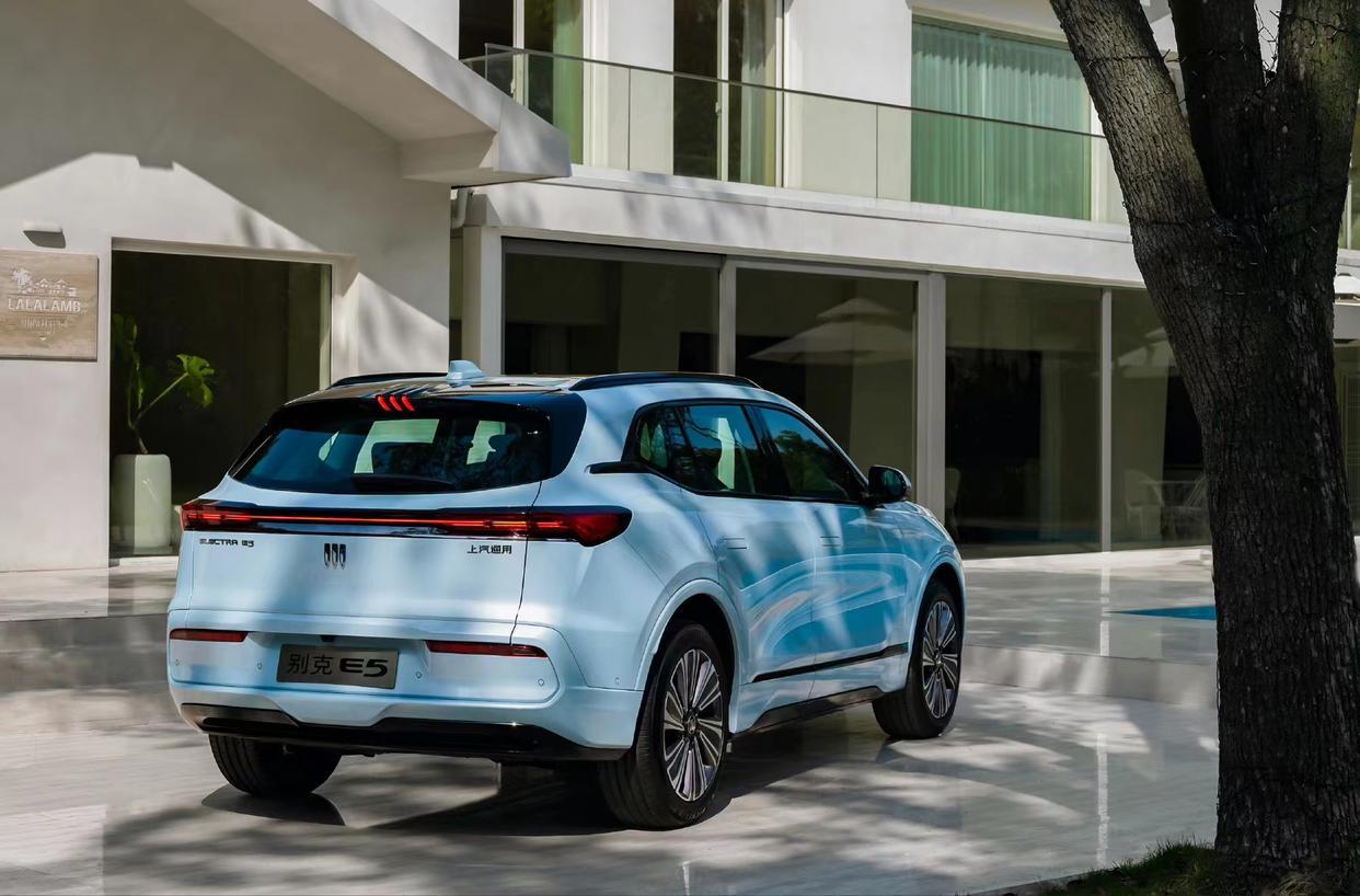 电动汽车时代的全新篇章别克e5