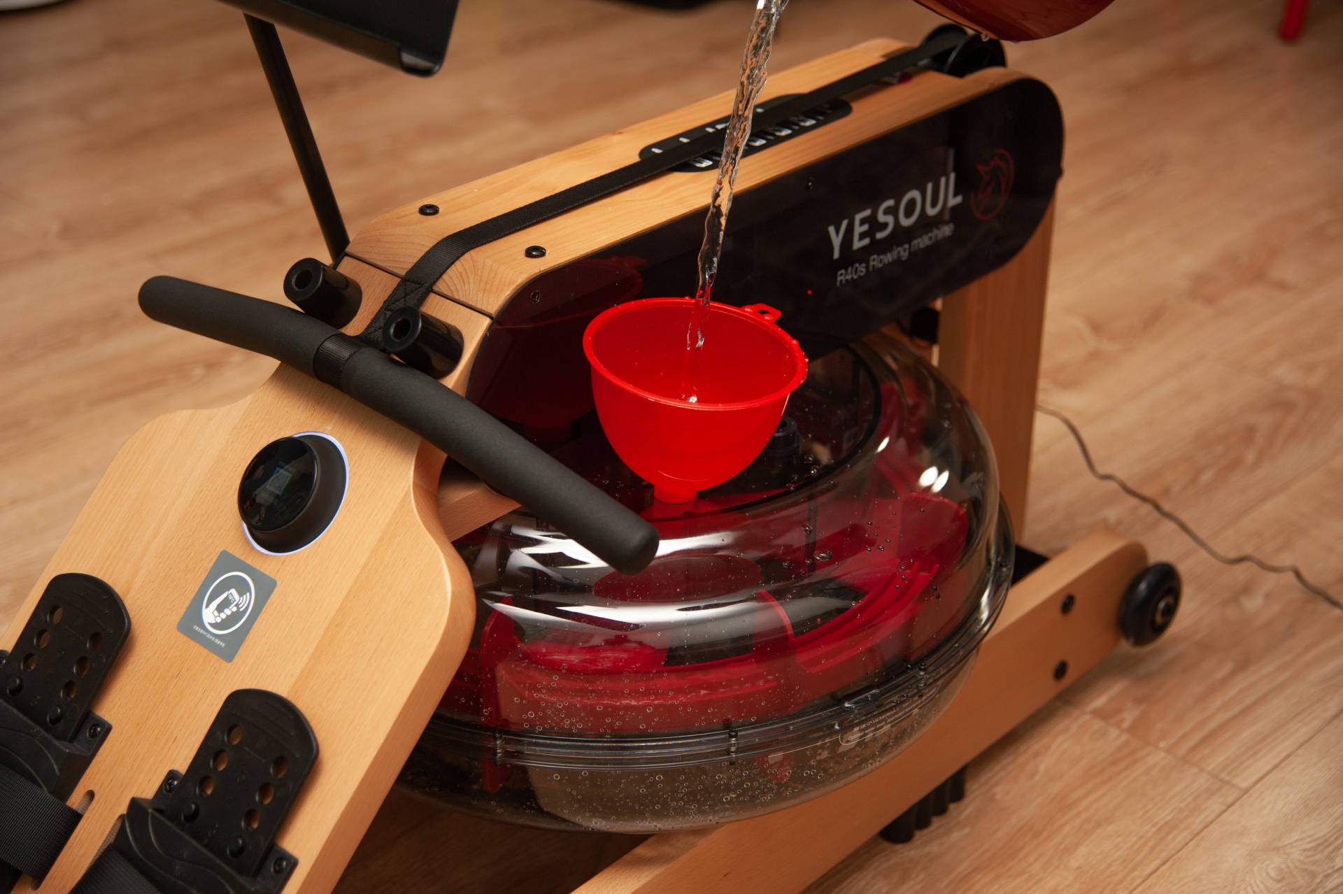 助力塑型减肥 yesoul野小兽r40s家用可折叠智能水阻划船机测评