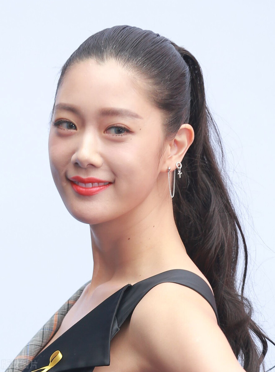 她被称为"亚洲第一美女",豪宅价值2亿,被无数美少男追捧!