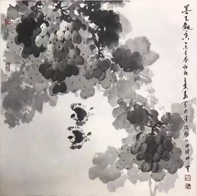 画家王其华—笔下的葡萄气韵生动 风格独特