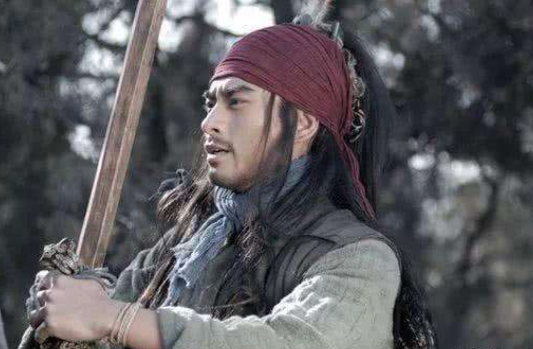 《水浒传》如果拼命三郎石秀单挑武松,他们两个谁更强?