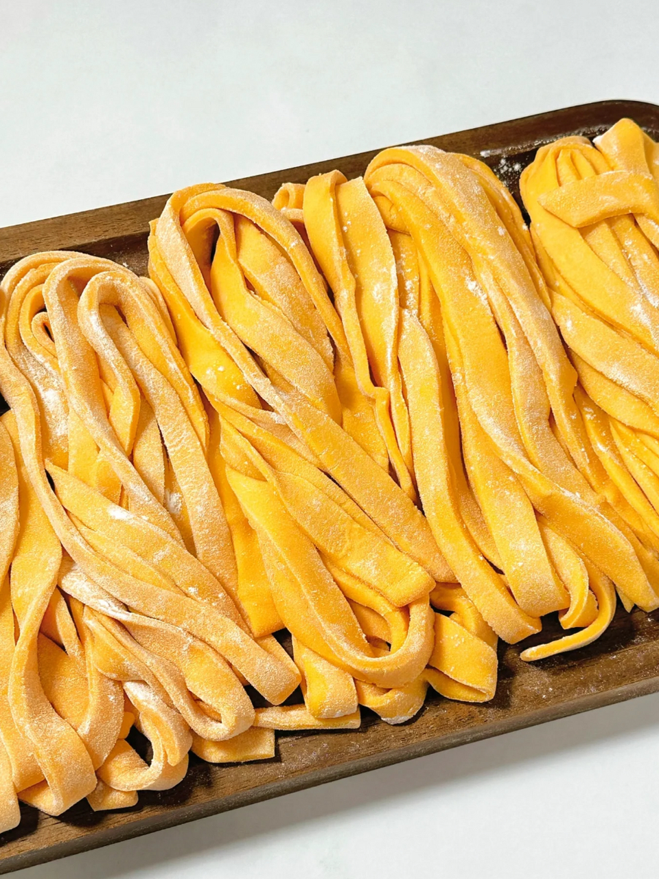 自制南瓜手擀面,香甜可口不加调料90  最近尝试了自制南瓜手擀面