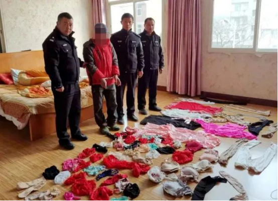 江西男子专偷女性内衣内裤丝袜,潜入邻居卫生间偷女性刚换下
