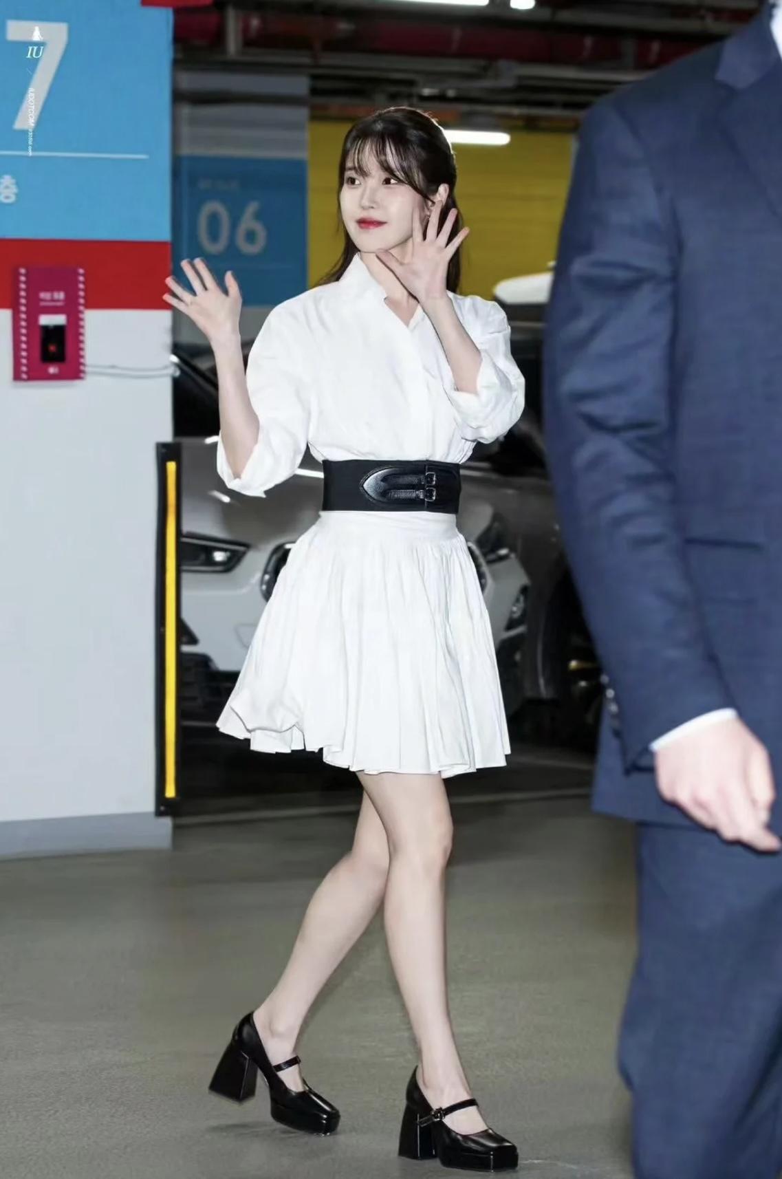 高跟鞋气质穿搭,高挑又优雅,女明星们的增高神器