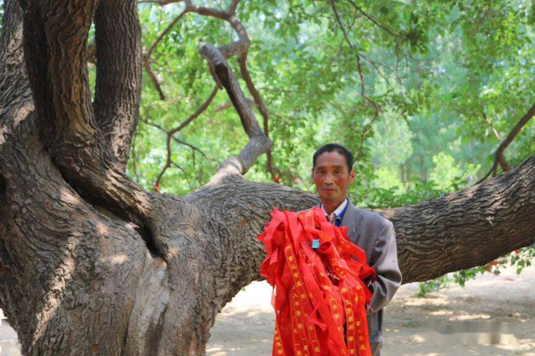 7年前树人刘忠文双手长满树枝生活无法自理如今怎么样