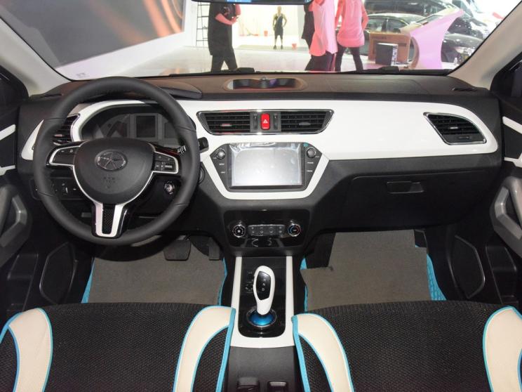 拉萨保时捷俱乐部车友群首发:江淮瑞风新款a60