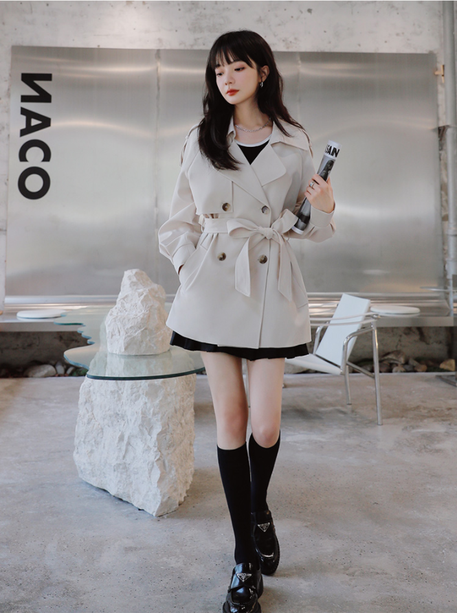 短风衣的3个穿搭公式,率性利落又显高,特别适合小个子