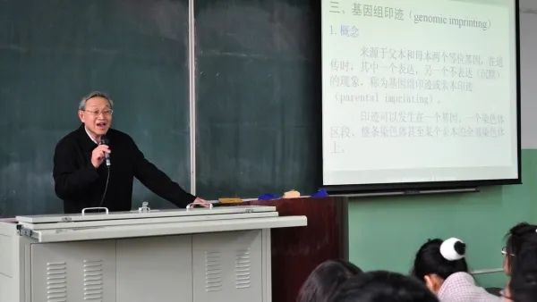 专访 吴常信:育人良师 师之典范