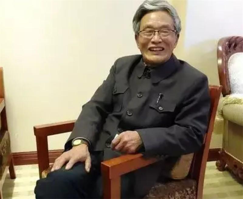 62年前,那名不愿上北大,选择回乡种地的董加耕,如今怎么样了?