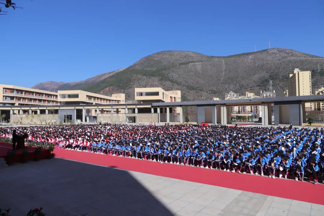 云南曲靖会泽县文渊中学举行中高考倒计时200天励志演讲