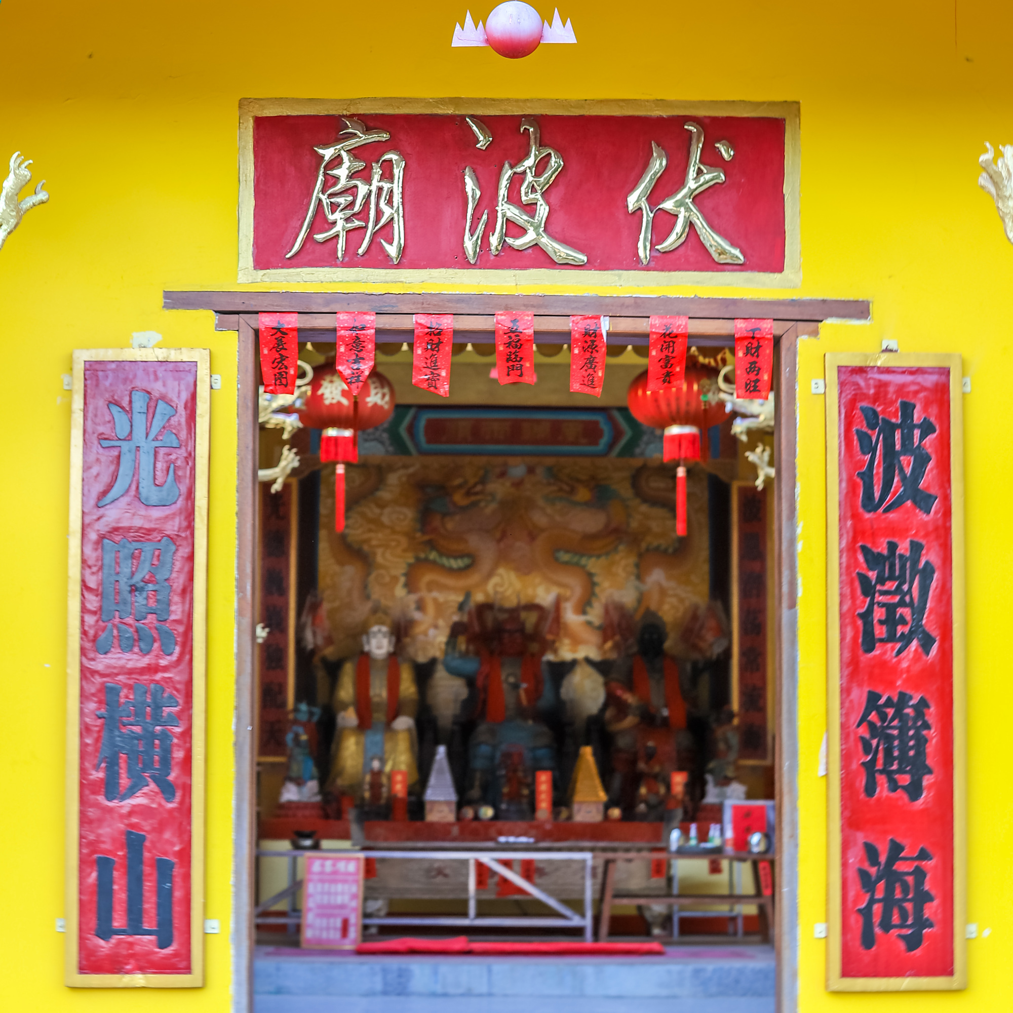 钦州伏波庙,纪念东汉名将马援而建,其庙会文化游神很有特色