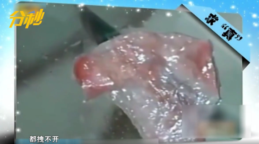 热点|懵了！西瓜一口咬下去，男子竟吃出“塑料膜”？专家：正常现象