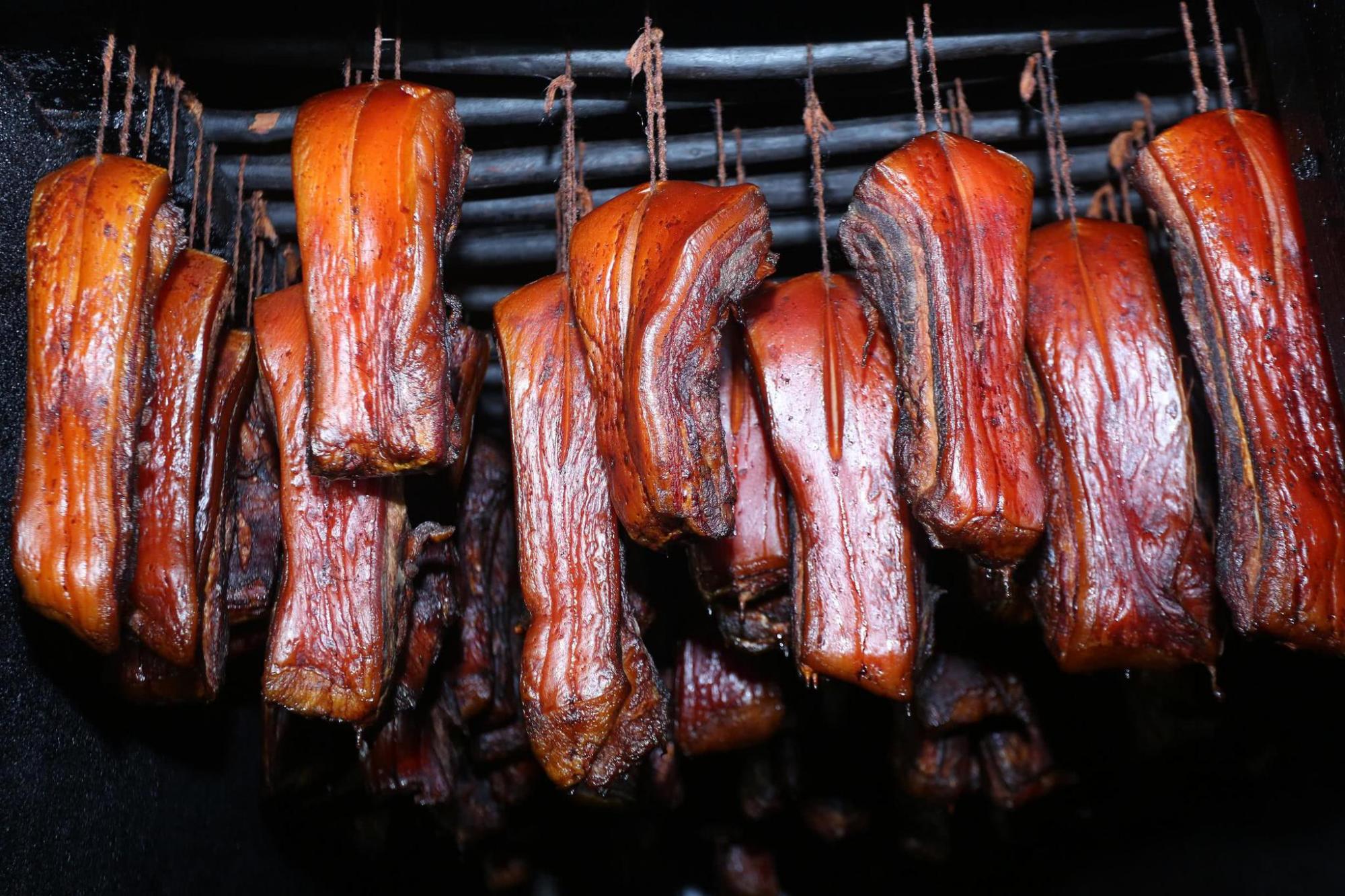 腊肉的腌制方法「腊肉的腌制方法和配料10斤肉多少盐」