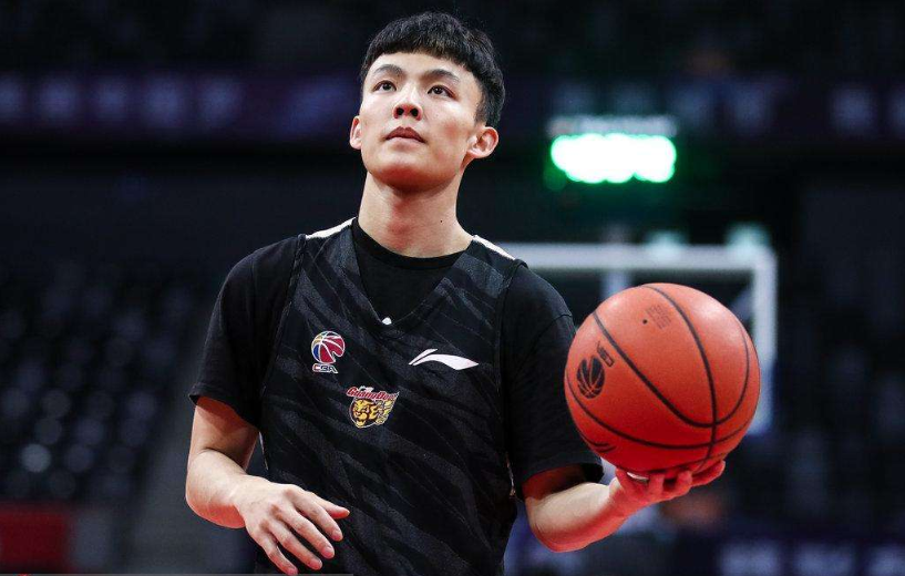 回顾:广东宏远男子篮球运动员徐杰涉嫌出轨,"毁三观"风波