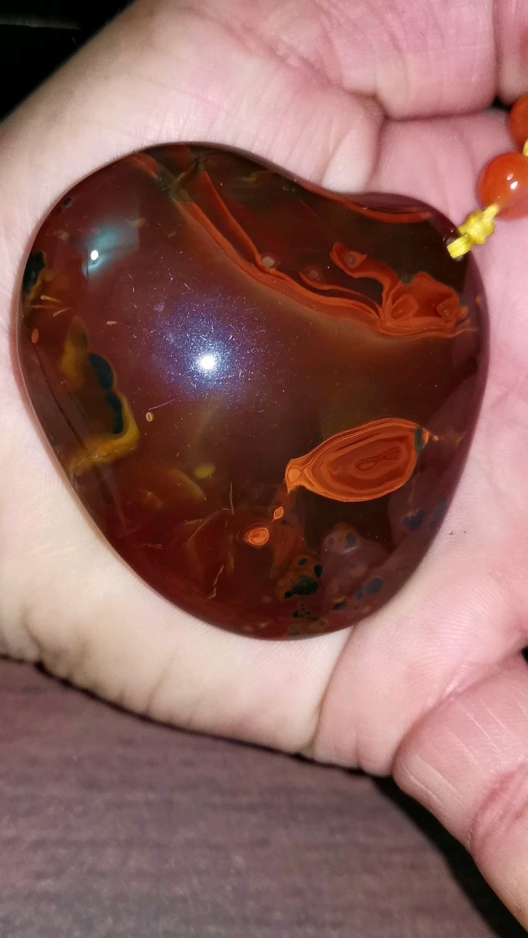 广西北海南流江天花板级彩玉彩玛瑙天然图案(龙凤呈祥)随形打磨