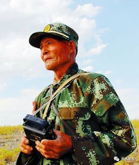 新疆公安英雄人物图片