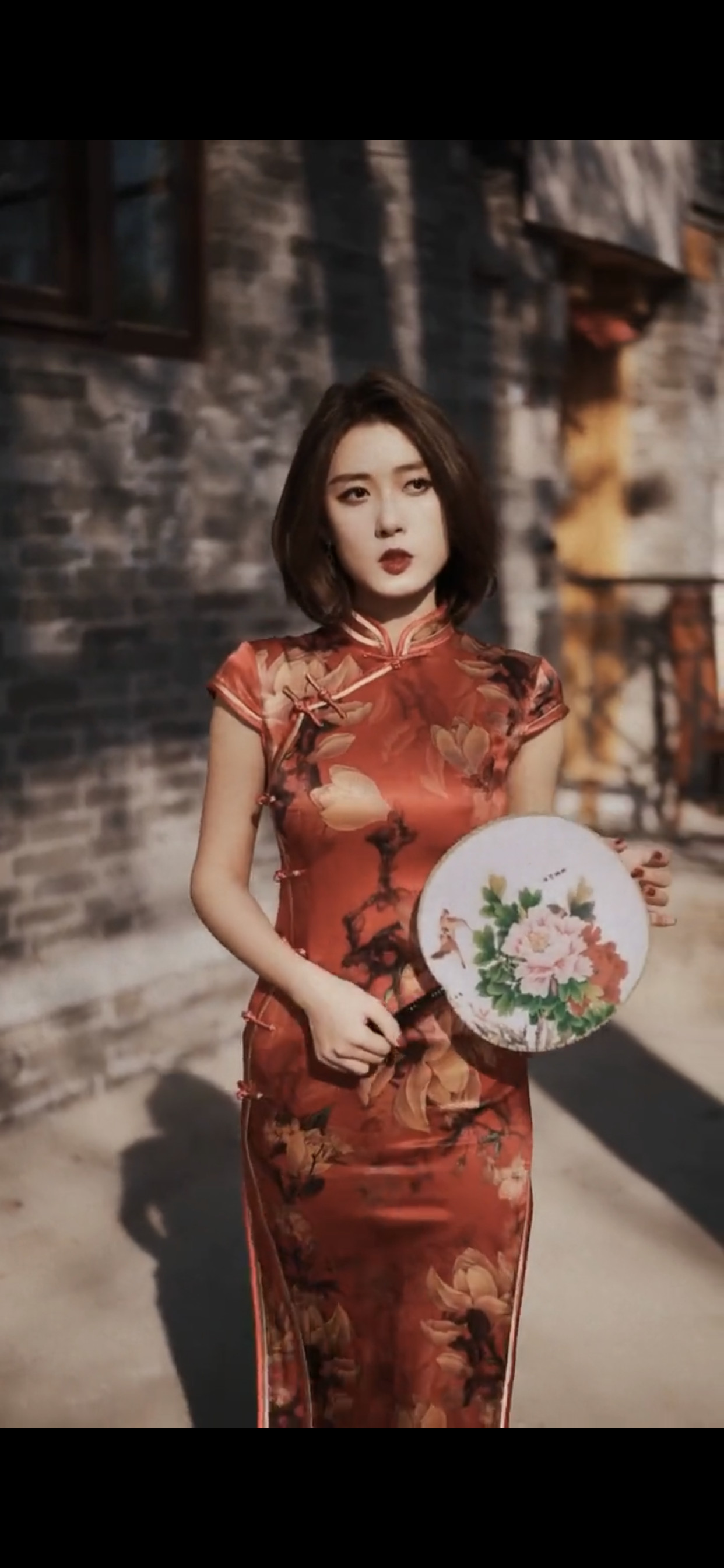 千万网红"宅男女神"聂小雨,从女神设计师到汽车圈转型的无奈