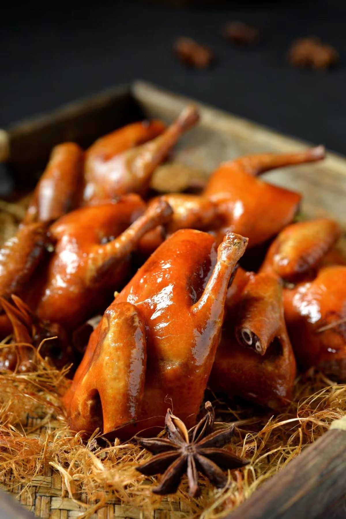 大展秘制脆皮乳鸽荣获"中国美食地标保护产品"称号