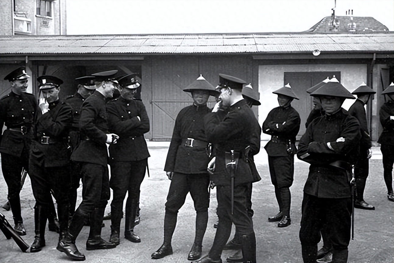 民国上海黑帮大亨的远见送15岁儿子参加新四军解放后安享晚年